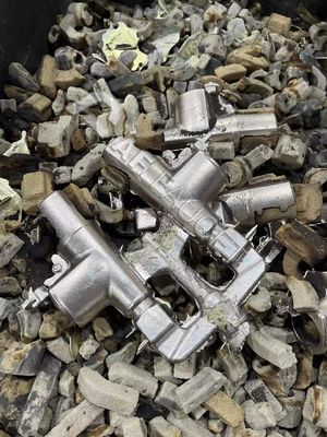 CNC Casting MachineBrass Automatic Casting Machine- 2 Manipulator Tekanan Rendah Die Casting Machine